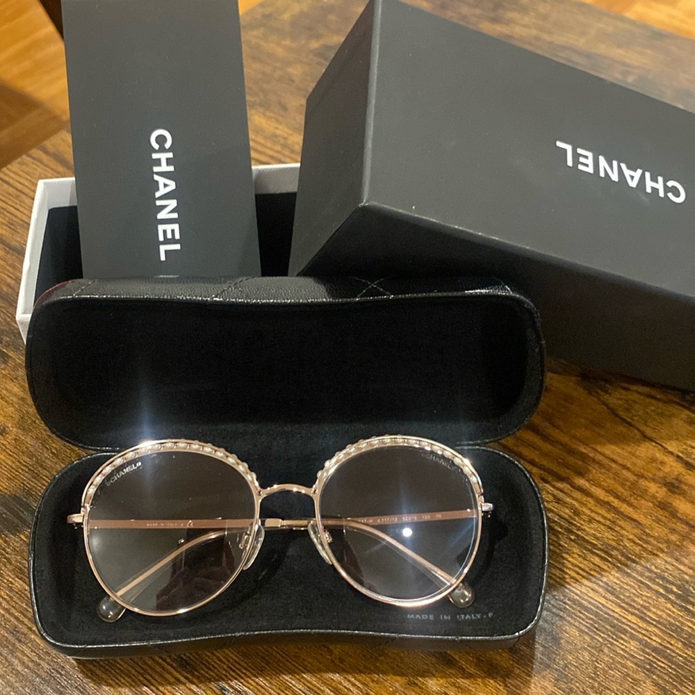 Authentic Brand new Round chanel sunglasses w/ metal & imitation pearls frame.